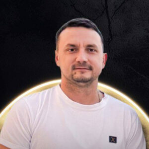 Олег Остапенко